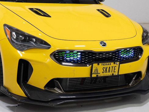 Used 2018 Kia Stinger GT2 AWD/4WD image 12