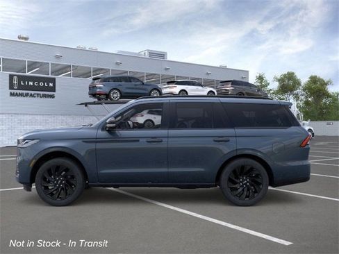 New 2025 Lincoln Navigator Reserve w/ Jet Appearance Package image 3