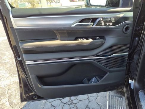 New 2023 Jeep Grand Wagoneer Series II image 15