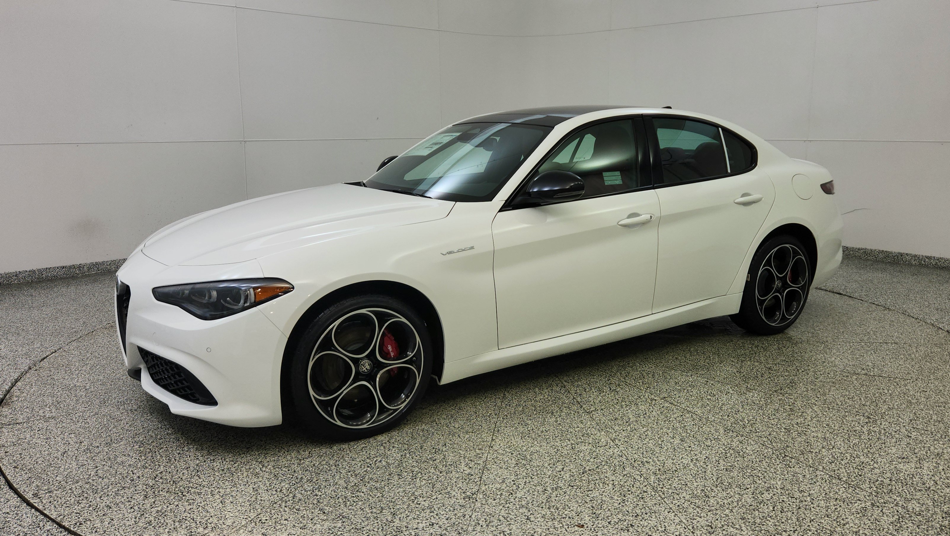 New 2025 Alfa Romeo Giulia AWD w/ Veloce Package AWD image 3