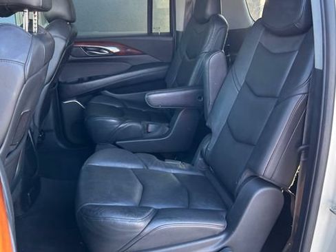 Used 2015 Cadillac Escalade ESV Premium RWD image 30