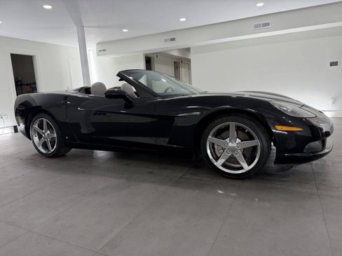 Used 2006 Chevrolet Corvette Convertible RWD image 8