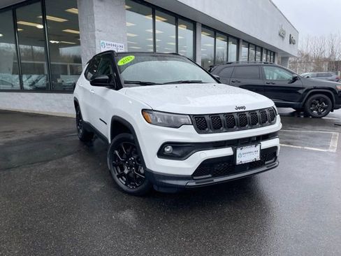 Used 2023 Jeep Compass Altitude w/ Sun and Sound Group image 3