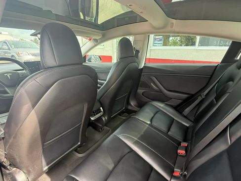 Used 2018 Tesla Model 3 Long Range RWD image 10