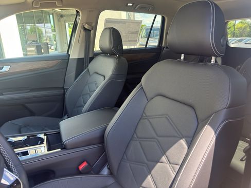 New 2026 Volkswagen Atlas SE FWD image 12