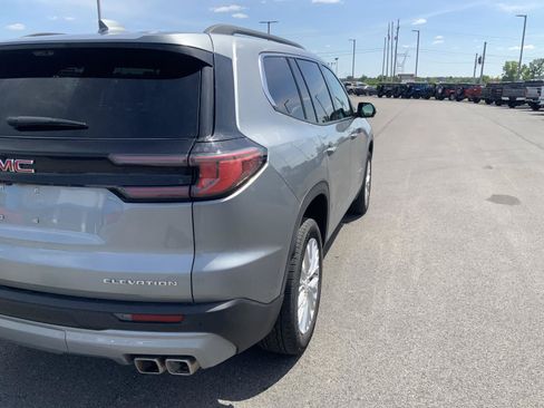 Used 2026 GMC Acadia Elevation w/ Elevation Premium Package AWD/4WD image 13
