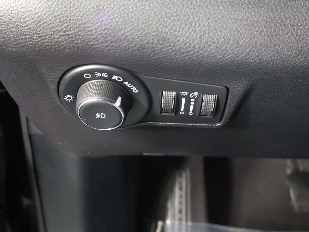 Used 2022 Jeep Compass Latitude AWD/4WD image 32