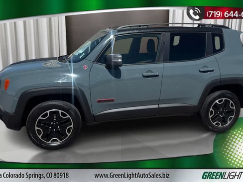 Used 2016 Jeep Renegade Trailhawk AWD/4WD image 2