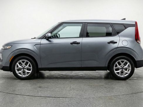 Used 2025 Kia Soul LX w/ LX Technology Package image 5