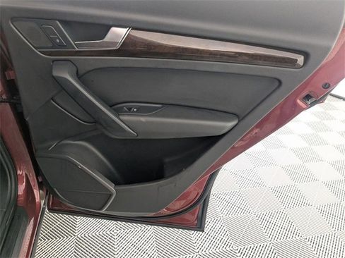 Used 2018 Audi Q5 2.0T Premium Plus w/ Premium Plus Package image 33