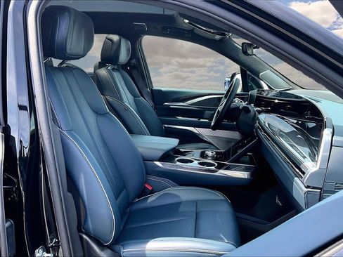 Certified 2025 Cadillac Escalade IQ Luxury 2 w/ LPO, Premium Carpet Package AWD/4WD image 29