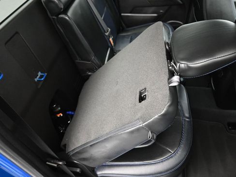 Used 2022 Chevrolet Colorado LT RWD image 38