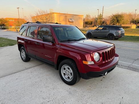 Used 2017 Jeep Patriot Sport image 3