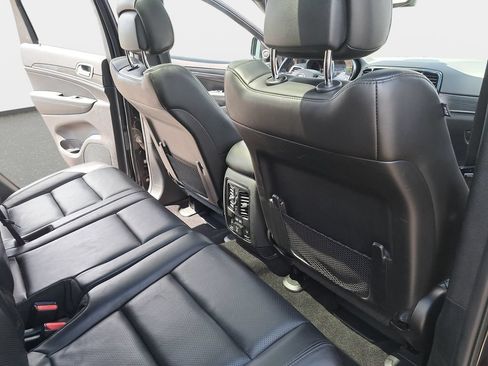 Certified 2021 Jeep Grand Cherokee Limited w/ Luxury Group II AWD/4WD image 12