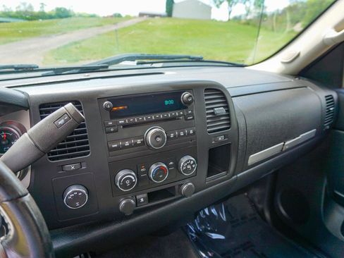 Used 2011 Chevrolet Silverado 1500 LT AWD/4WD image 13