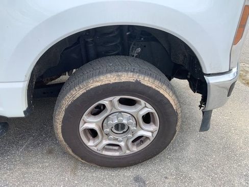 Used 2025 Ford F250 XLT image 9