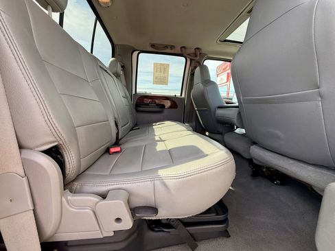 Used 2005 Ford F350 Lariat image 18