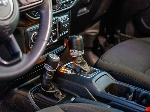 Used 2023 Jeep Gladiator Sport image 21