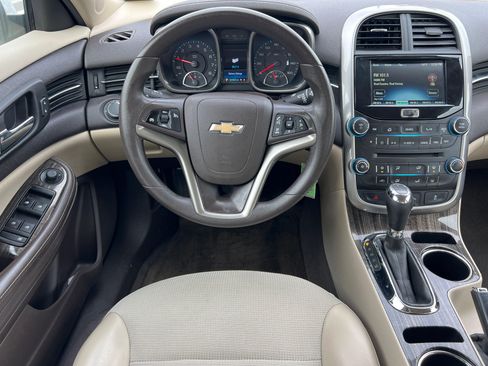 Used 2016 Chevrolet Malibu LT image 11
