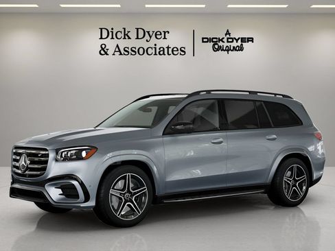 Used 2025 Mercedes-Benz GLS 450 4MATIC image 28