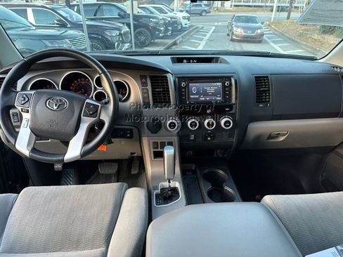 Used 2017 Toyota Sequoia SR5 RWD image 21