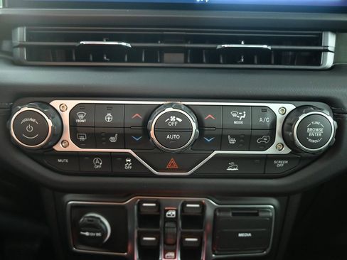 New 2026 Jeep Gladiator Mojave image 27