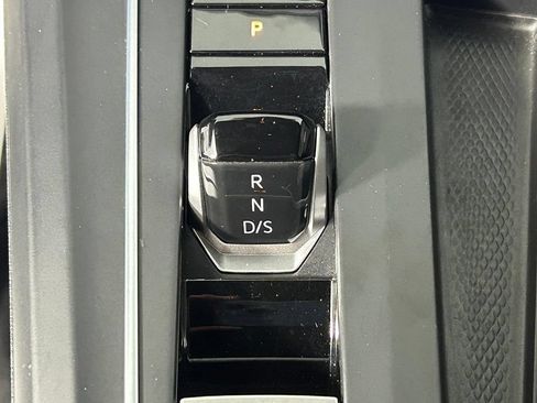 Used 2022 Volkswagen Golf R AWD/4WD image 24