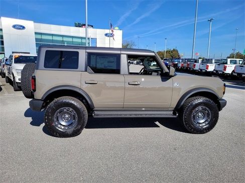 New 2025 Ford Bronco Outer Banks w/ Sasquatch Package image 37