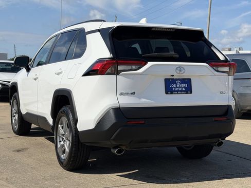 Used 2024 Toyota RAV4 XLE FWD image 7