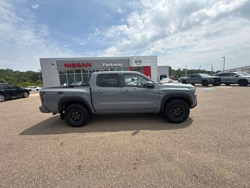 Used 2023 Nissan Frontier PRO-4X w/ Pro-4X Premium Package AWD/4WD image 1