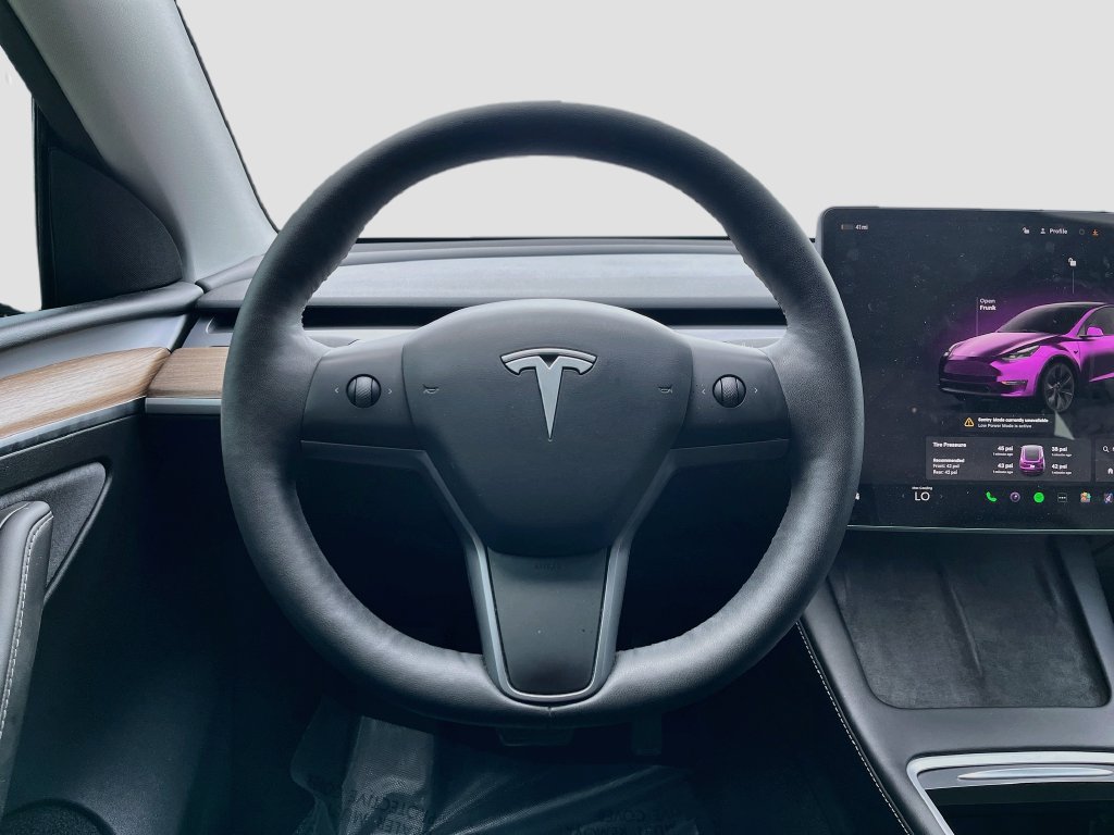 Used 2025 Tesla Model Y Long Range RWD image 11
