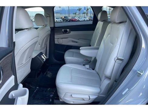 Used 2022 Kia Sorento EX w/ Panoramic Sunroof Package image 15
