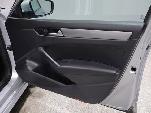 Used 2015 Volkswagen Passat 1.8T Wolfsburg Edition image 23