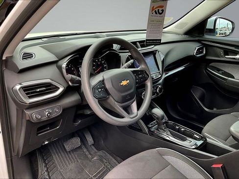Used 2023 Chevrolet TrailBlazer LT w/ Convenience Package FWD image 18