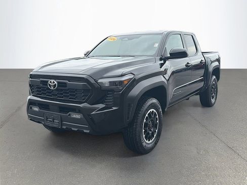 Used 2024 Toyota Tacoma TRD Off-Road AWD/4WD image 8