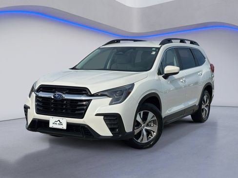 Used 2025 Subaru Ascent Premium AWD/4WD image 2