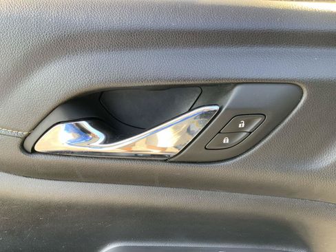 Used 2021 GMC Acadia SLE w/ Driver Convenience Package FWD image 18