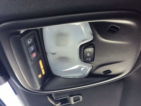 Used 2025 Chevrolet Colorado Trail Boss image 21