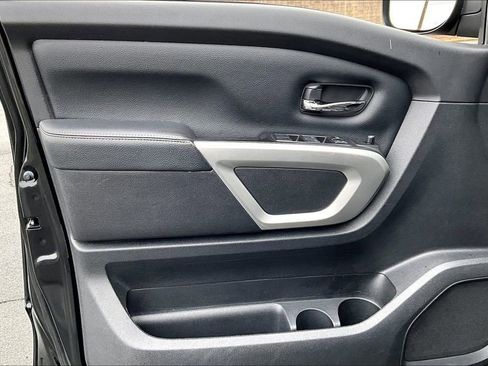 Used 2019 Nissan Titan PRO-4X image 24