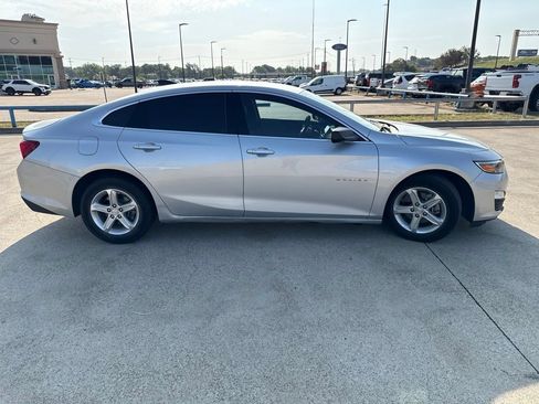 Used 2022 Chevrolet Malibu LS FWD image 17