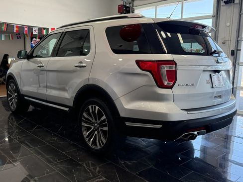 Used 2019 Ford Explorer Platinum AWD/4WD image 4