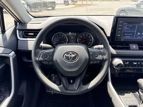 Used 2022 Toyota RAV4 XLE AWD/4WD image 16