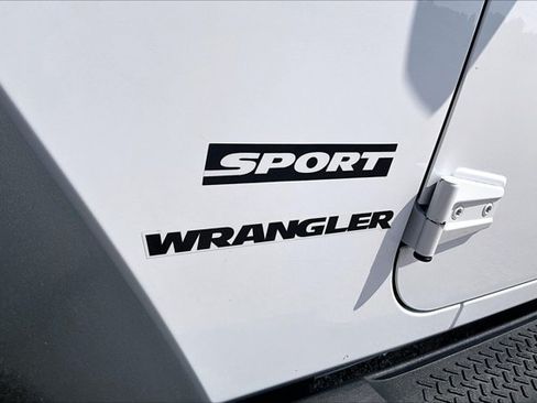 Used 2011 Jeep Wrangler Sport AWD/4WD image 23
