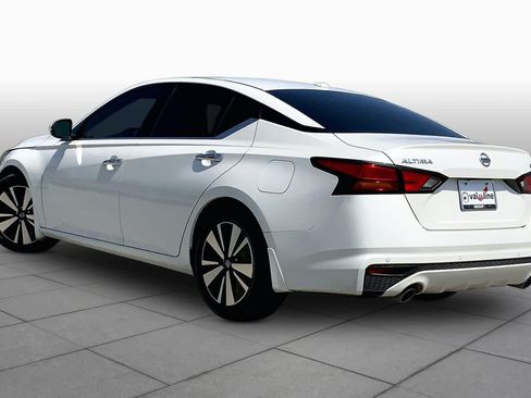 Used 2019 Nissan Altima 2.5 SL FWD image 12