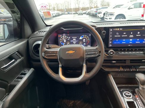 Used 2025 Chevrolet Colorado LT image 17