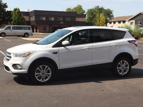 Used 2017 Ford Escape SE AWD/4WD image 10