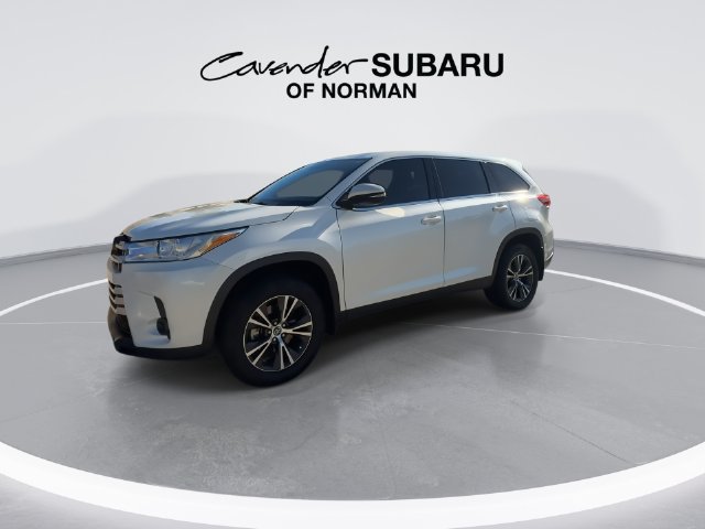 Used 2019 Toyota Highlander LE FWD image 5