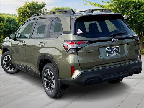 New 2025 Subaru Forester Premium image 3
