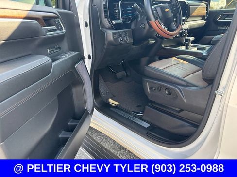 Used 2023 Chevrolet Silverado 1500 High Country w/ Z71 Off-Road Package AWD/4WD image 11