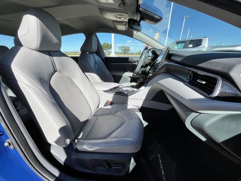 Used 2024 Toyota Camry XLE image 29